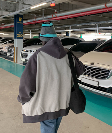 ダイド配色ヤンギモフードザップアップジャンパ