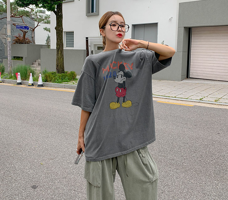[男女共用]ミッキークラックピグメント半そでTシャツ