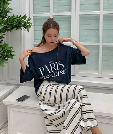 パリレタリングオフショルダー半そでTシャツ