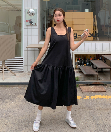 リンゴナイロン袖なしシャーリング ロングワンピース