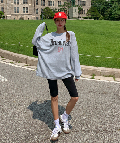 ブロードウェイレタリングナ塩長袖ロングTシャツ