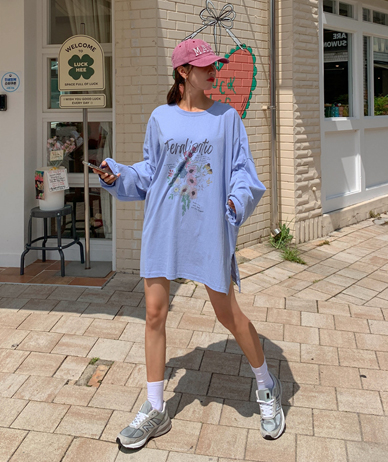 フラワーハーブトゥーム長袖ロングTシャツ