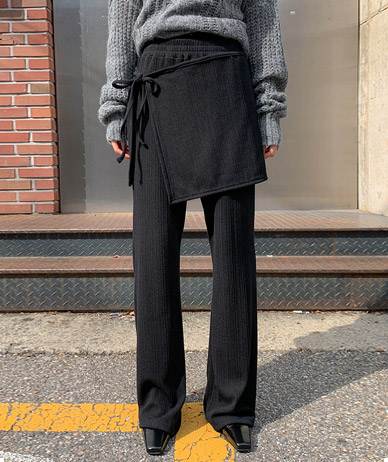 ラベロラップニットブーツカットパンツ