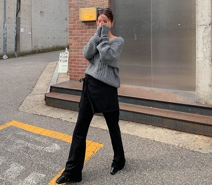 ラベロラップニットブーツカットパンツ