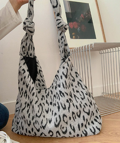 プロトレオパードノットバックパック