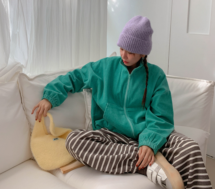 モケピグメントハイネックコーデュロイザップアップジャンパ