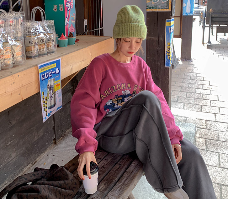 フランズ・ナギル・ヤンギモ・オーバーフィット・トレーナー