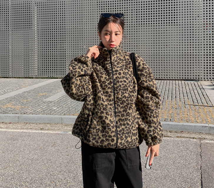 ベルポーグルが虎皮ダンブル ハイネック ザップアップジャンパ