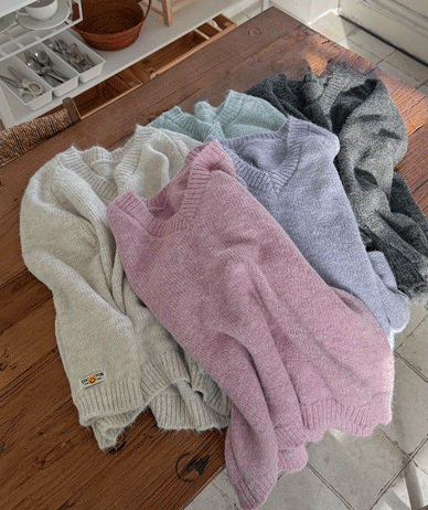 ローエブイネックニット