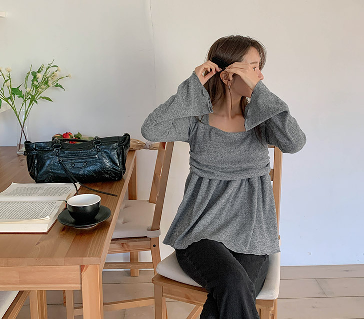 リブスクエアネックフレアゴルジニットTシャツ