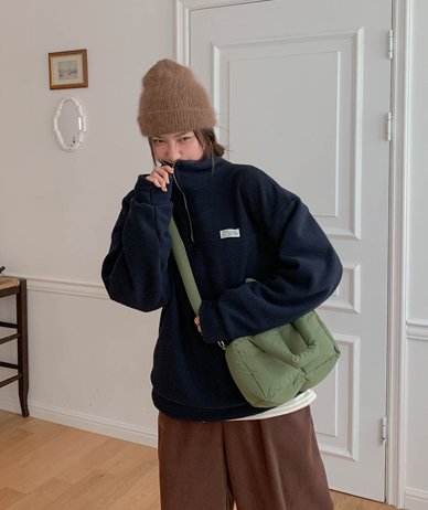 シグネチャーフリースハイネック反集業