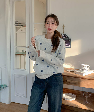 シュビートット ソフトラウンドネックニット