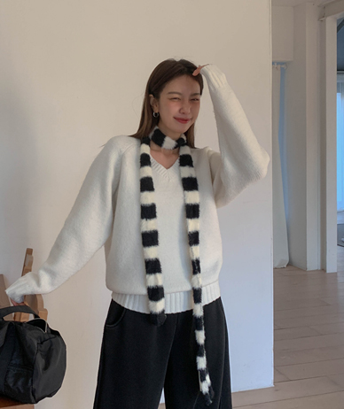 ミテンブイネック ウールニット