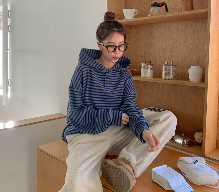 [男女共用]マイルド表起毛ダンガラボタンニットフードティーシャツ