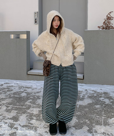 ドパイクルーラーニットフードザップアップジャンパ