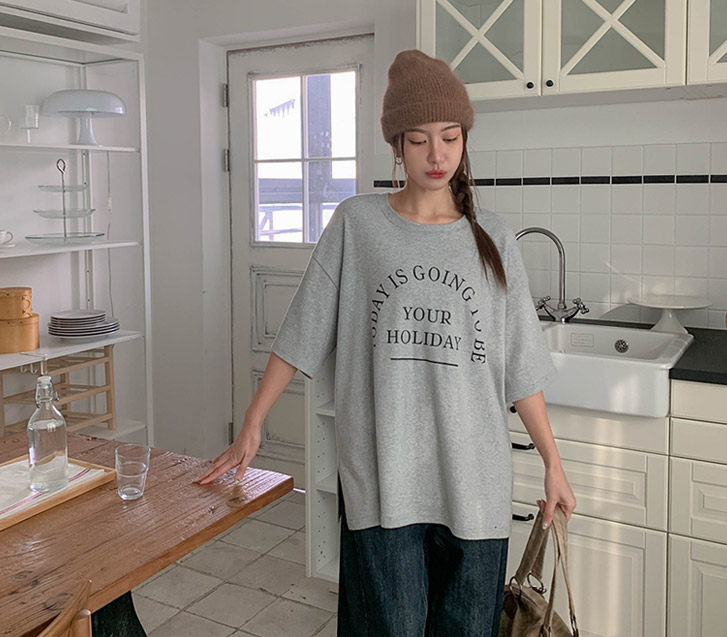 ホリデイ・ナギルピッチキモ半そでTシャツ