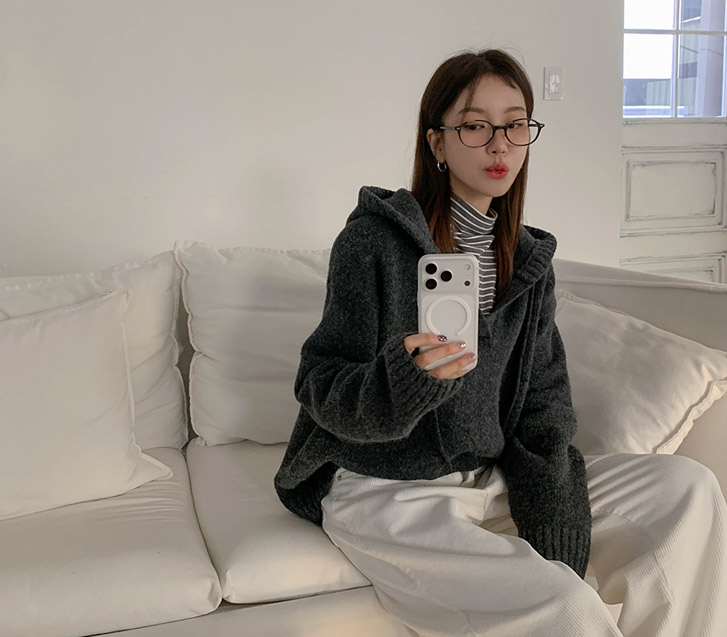 マランブイネックフードニット