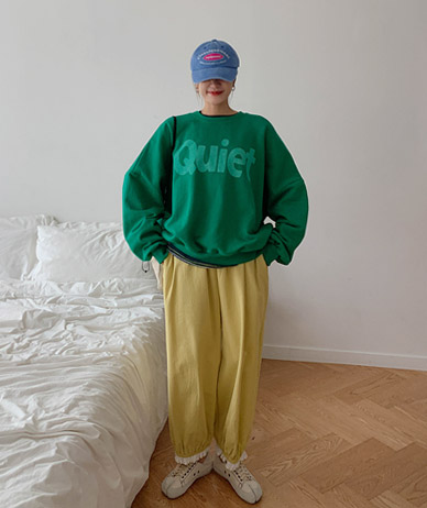 クイートナギュンジュリーオーバーフィットトレーナー