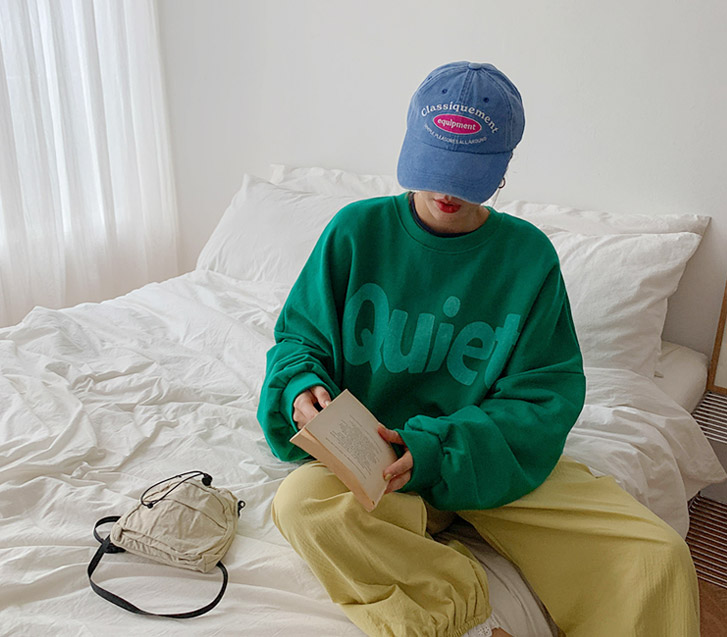 クイートナギュンジュリーオーバーフィットトレーナー