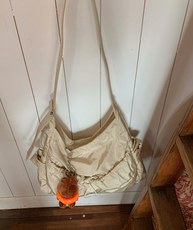 ティーティストリングナイロンショルダーバッグ