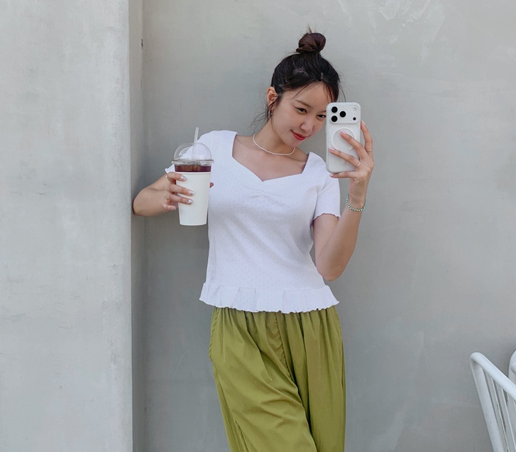 アニーアイレットパンチングシャーリングブイネック半そでティー