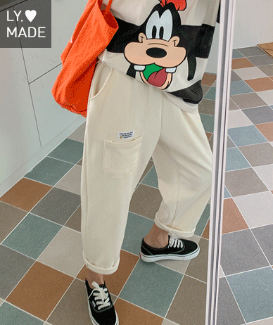 スマイルパッチポケットバギートレーニングパンツ