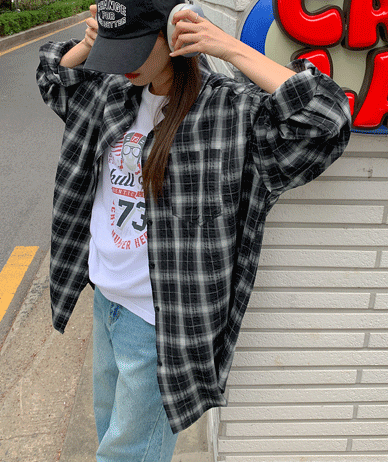 アンプシアサーカーチェック長袖ロングシャツシャツ