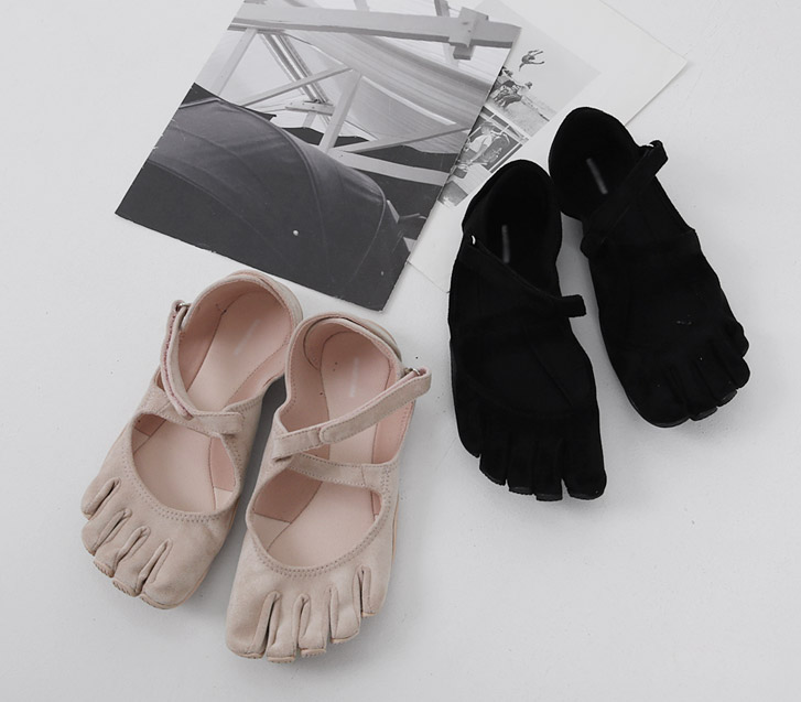 スエードメリージェーンシューズ