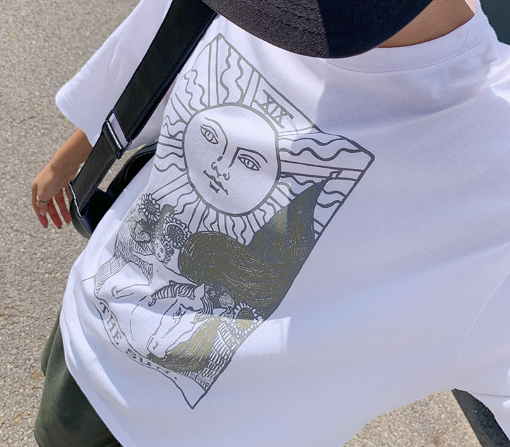 タロットカードナットオーバーフィット半そでTシャツ