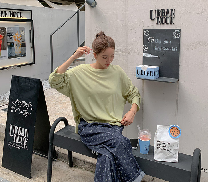 ヘレンベーシックルーズ長袖Tシャツ