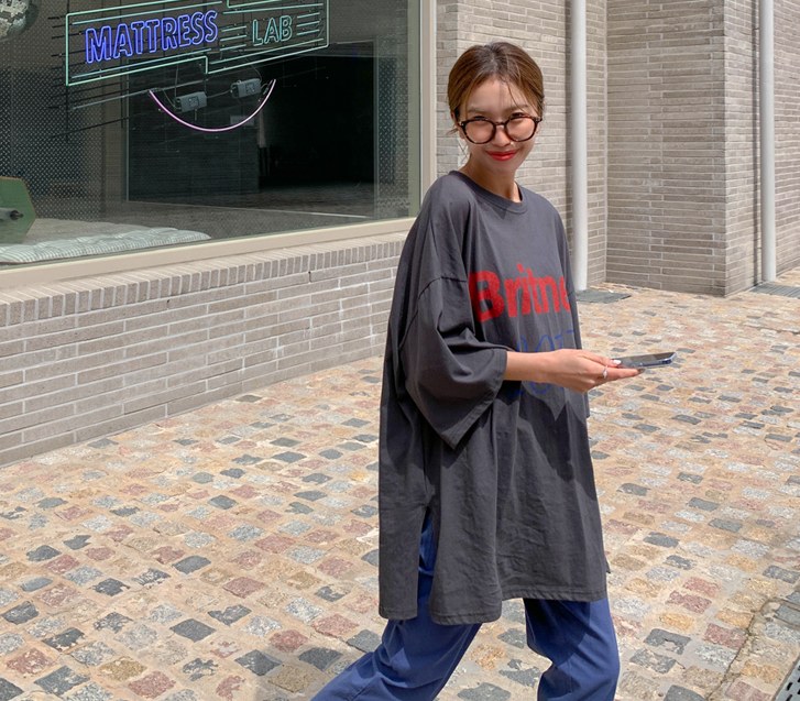 ブリトニー・ナソム・トイム半そでロングTシャツ