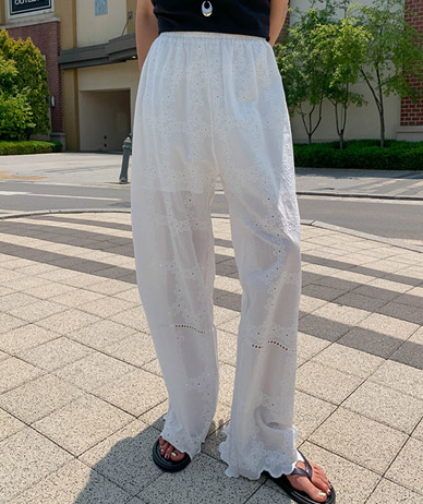 ネモ刺繍アイレットバンディングワイドパンツ