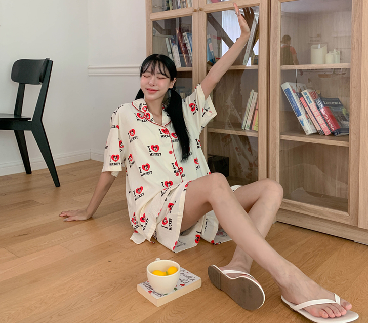 ラブミッキーカラーネック半そでハーフパンパジャマセット