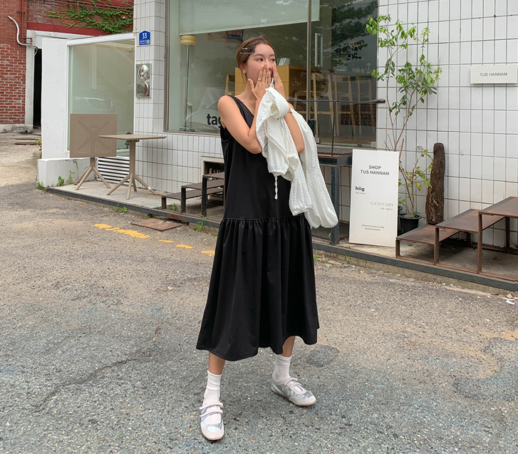 リンゴナイロン袖なしシャーリング ロングワンピース