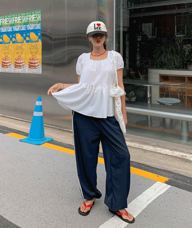 モアエンボシアサーカシャーリング半そでブラウス