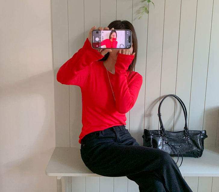 ロイゴルジ ラウンドネック 長袖ティーシャツ