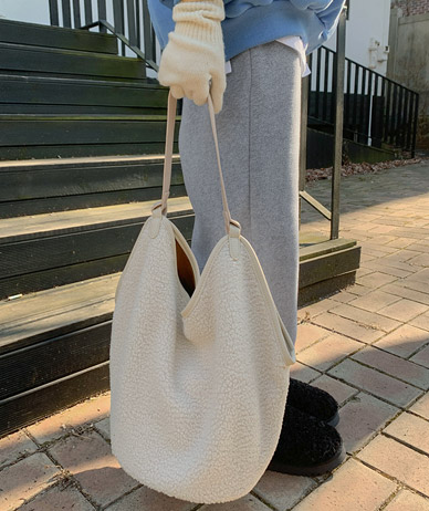 インダーダンブルポーチバックパック