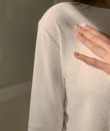 バニー 表情 唇 ネック 長袖Tシャツ