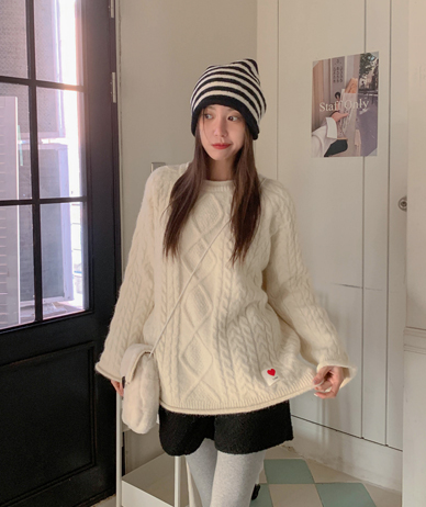 ハートパッチクルーラーニット