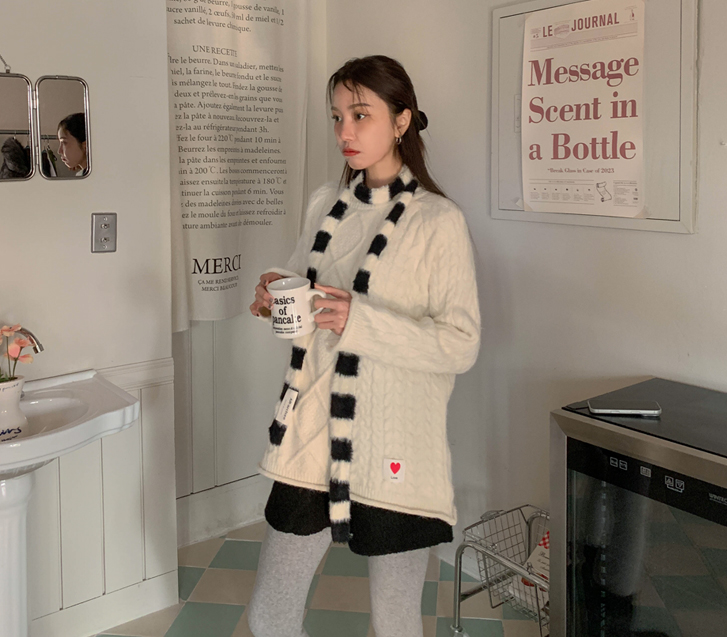 ハートパッチクルーラーニット