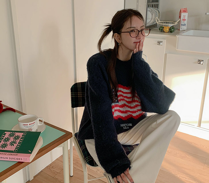 [男女共用]モヘアタッチ星条旗ラウンドネックニット