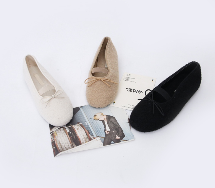 リオフラットシューズ（モデル着用カット240）