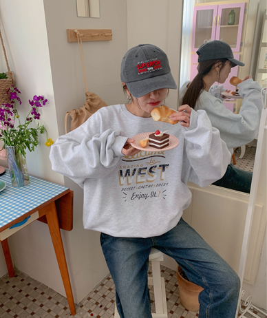 [ニンニク共用]ウェルカムナギルバクシー起毛トレーナー