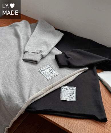 スマイルパッチブイネックデッキステッチ長袖ティーシャツ