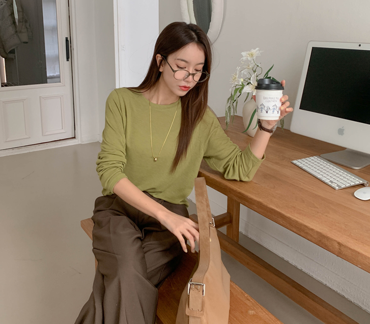 メインスパンラウンドネック長袖ティーシャツ