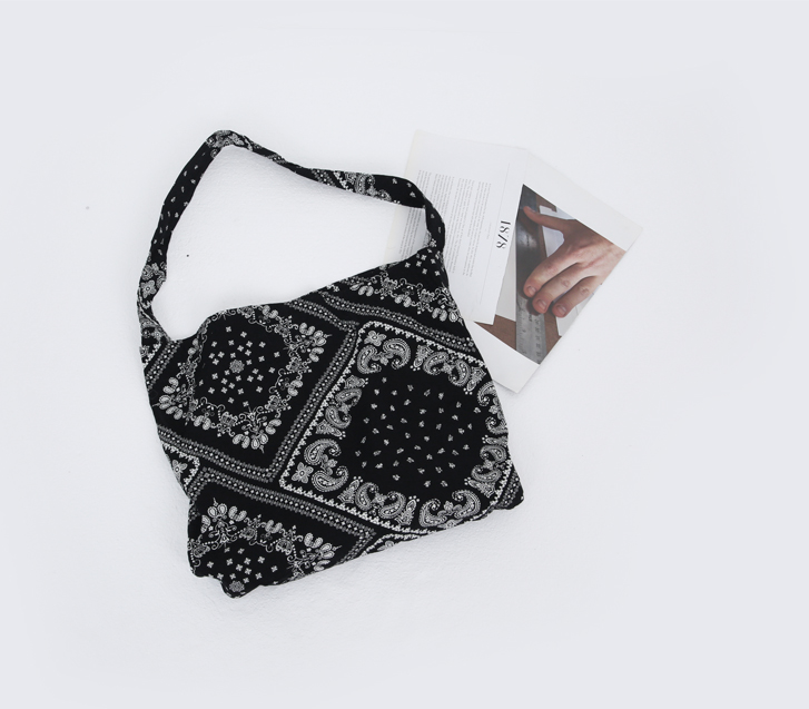 ノーツペイズリーバックパック