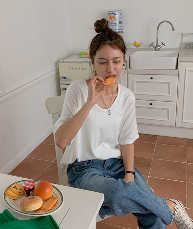 マンゴーUネックスパン半そでティーシャツ