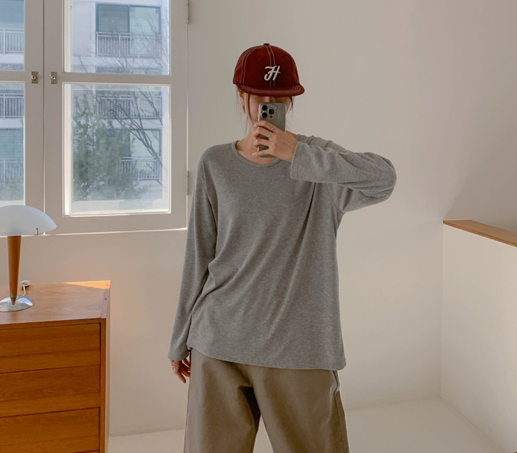 マンゴーUネック長袖ティーシャツ