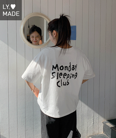 マンデースリーピング 後ろ炎 Vネック半そでTシャツ