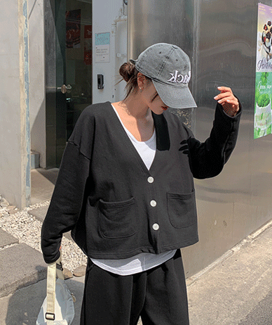 シーズンパッチ クロップド Vネック キュリーカーディガン